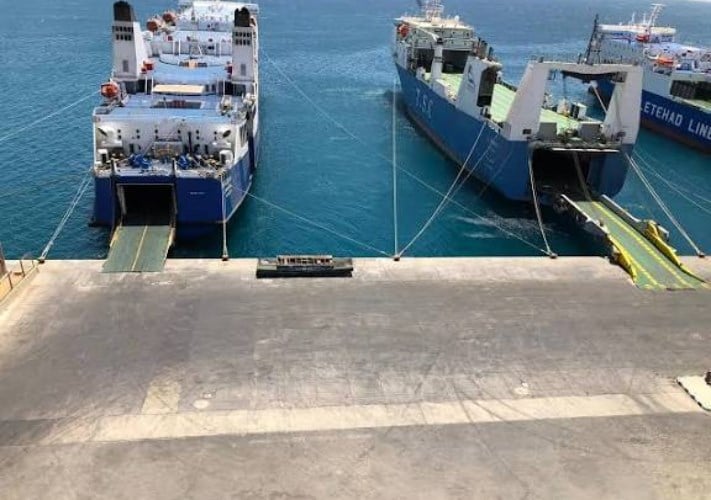 حركة نشطة بموانئ البحر الأحمر: تداول 8 آلاف طن بضائع ومرور 456 شاحنة خلال 24 ساعة