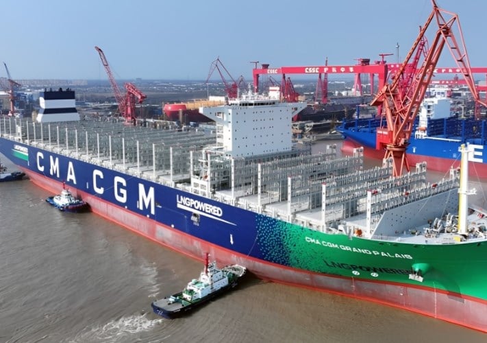 تدشين سفينة الحاويات العملاقة 'CMA CGM غراند باليه' العاملة بالغاز الطبيعي المسال