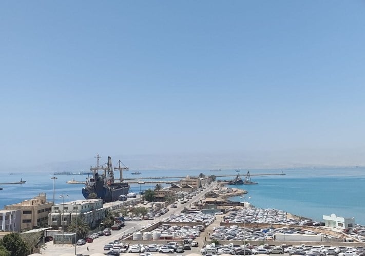 ارتفاع حركة التداول في موانئ البحر الأحمر: 16 ألف طن بضائع و725 شاحنة