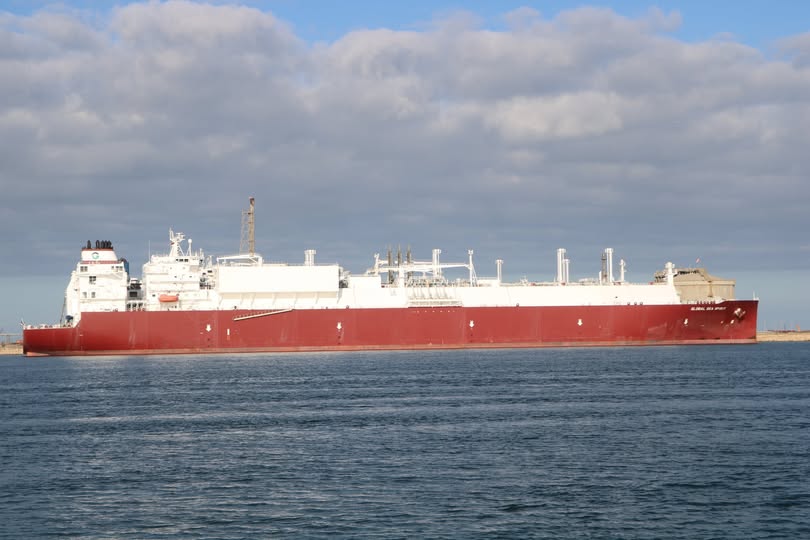 ميناء دمياط يستقبل ناقلة الغاز المسال «GLOBAL SEA SPIRIT»