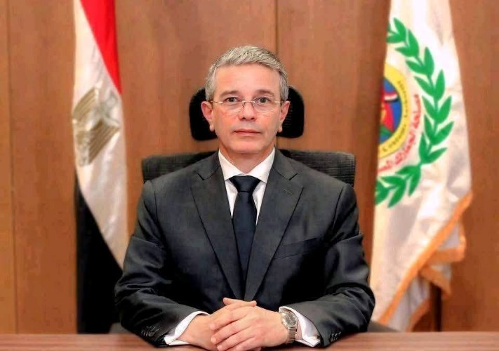 جمارك بورسعيد تبيع 48 لوطاً من السيارات والبضائع المهملة بـ 38.9 مليون جنيه