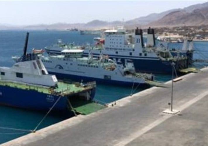 تداول بضائع ومرور شاحنات بموانئ البحر الأحمر