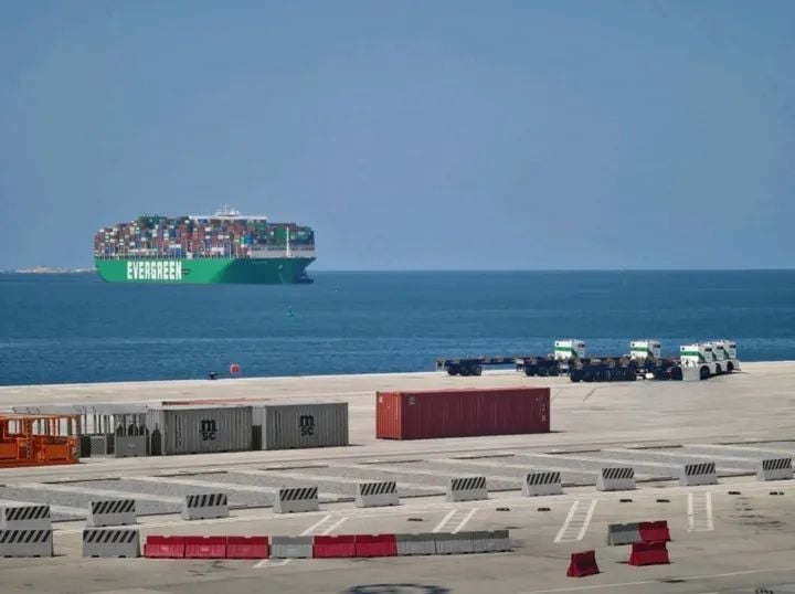 الخط الملاحي الإيطالي MSC يتصدر معدلات التداول بمحطة حاويات هاتسيشون بميناء أبو قير