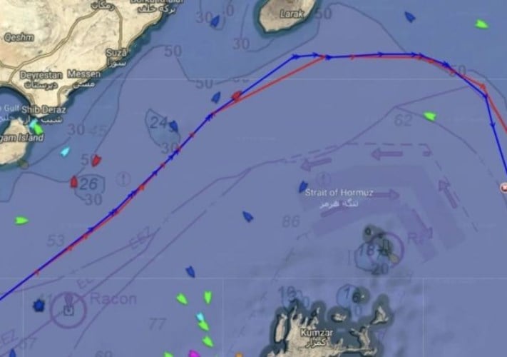 إرشادات تشغيلية جديدة لعبور السفن عبر مضيق هرمز وتأثيرها على قطاع الخدمات اللوجستية